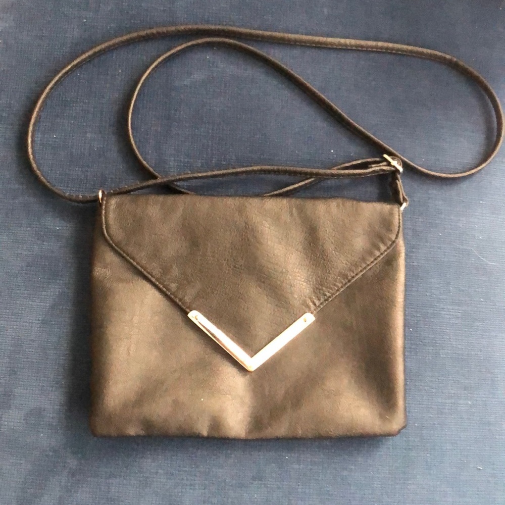 BLACK CROSSBODY BAG WITH SILVER DETAIL